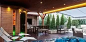 Saunahaus und Wellness-Bereich mit Massagebecken, Niederösterreich Saunahaus und Wellness-Bereich mit Massagebecken, Niederösterreich