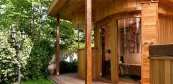 Gartensauna mit Himalaya Salzziegel